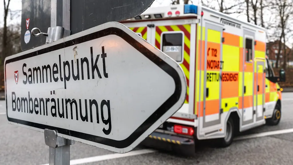 Fuer-die-Zeit-der-Entschaerfungsaktion-standen-Raeume-in-einer-Schule-fuer-betroffene-Einwoher-bereit