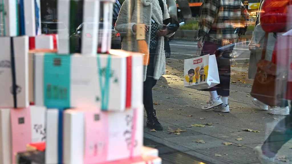 Am-Black-Friday-schlagen-viele-Kunden-zu-Symbolbild