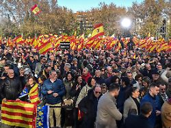 Vorwurf der Korruption: Zehntausende fordern Rücktritt von spanischem Premier Sanchez