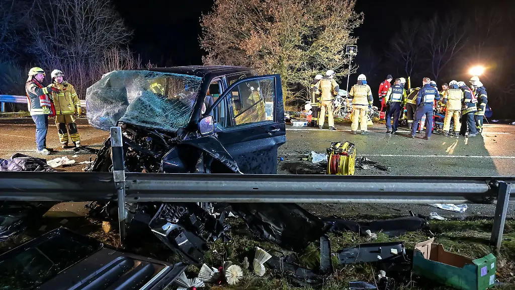 Schwerer-Unfall-auf-der-B55-in-Oberveischede