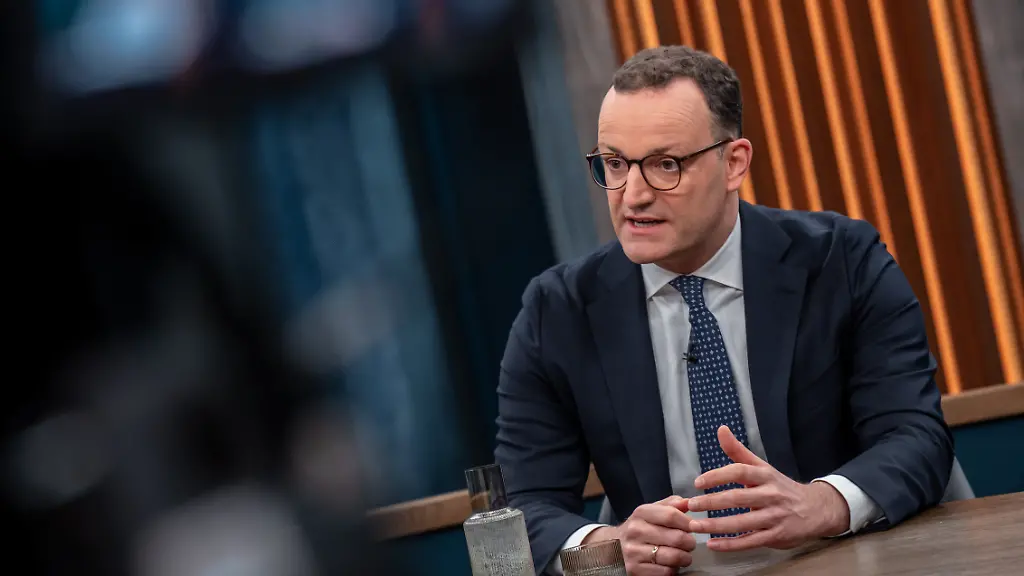 ARD-NDR-CAREN-MIOSGA-Caren-Miosga-und-Jens-Spahn-CDU-NDR-Thomas-Ernst-honorarfreie-Verwendung-gemaess-der-AGB-im-engen-inhaltlichen-redaktionellen-Zusammenhang-mit-genannter-NDR-Sendung-bei-Nennung-Bild-NDR-Thomas-Ernst