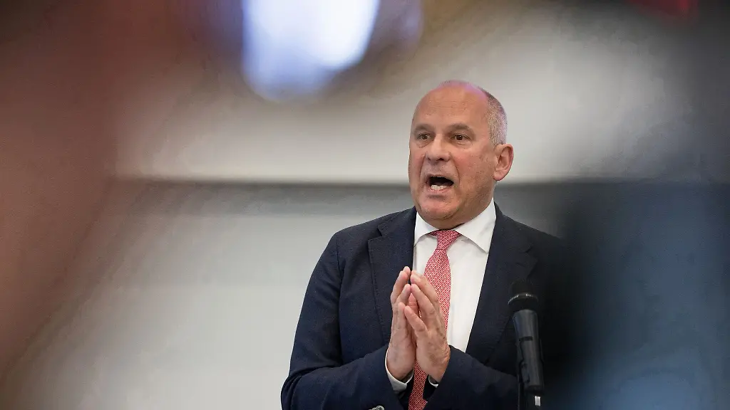 Am-Sonntag-sprach-Poseck-trotz-vieler-friedlicher-Demonstranten-in-Giessen-auch-von-erheblichem-Gewaltpotenzial