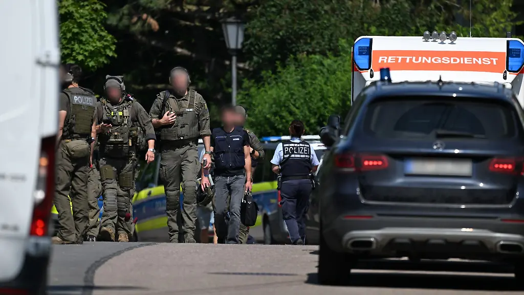 Bei-dem-Vorfall-in-Rosengarten-waren-auch-Spezialeinsatzkraefte-beteiligt