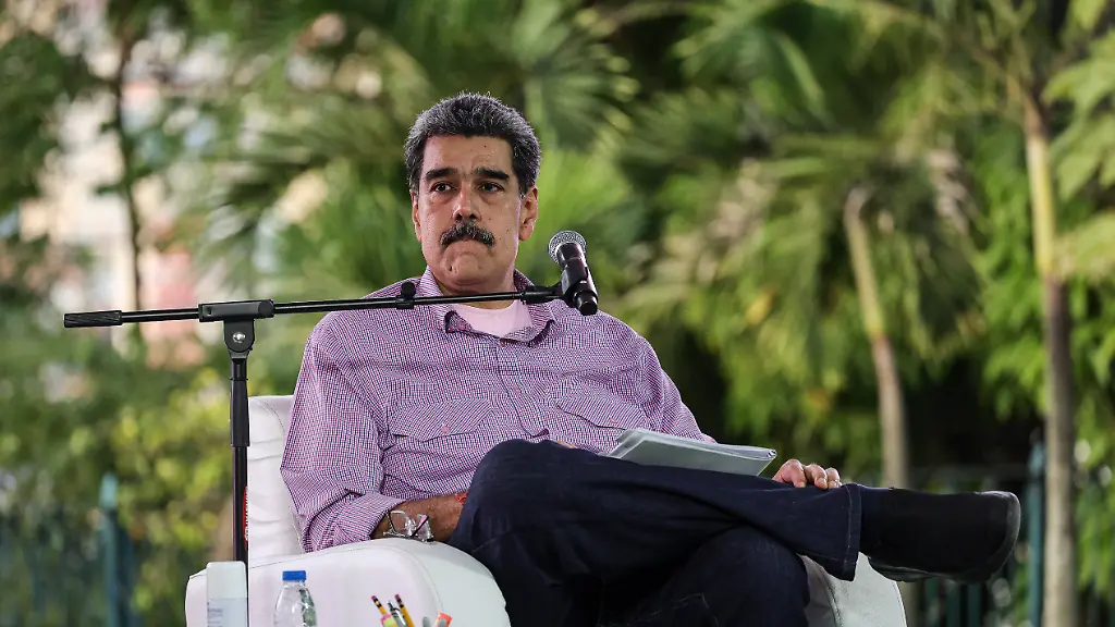 Der-venezolanische-Praesident-Nicolas-Maduro-spricht-waehrend-einer-regierungsfreundlichen-Jugendkundgebung