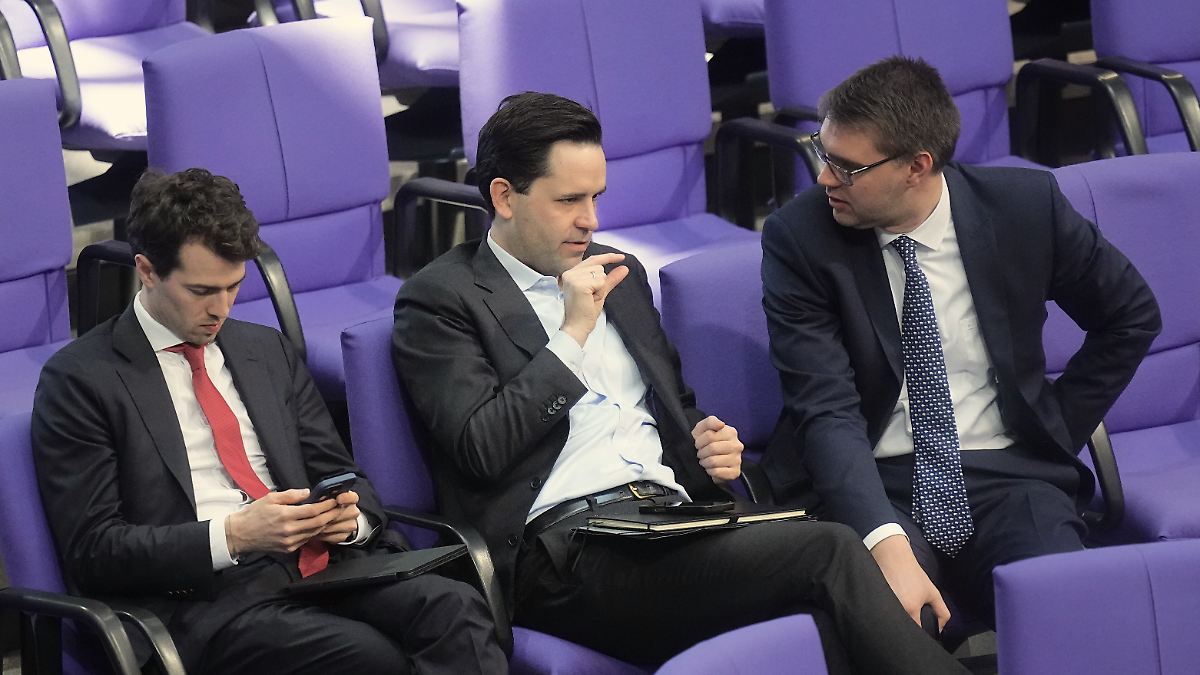 Wenige-Tage-vor-der-Abstimmung-Widerstand-bei-Renten-Rebellen-in-der-Union-soll-br-ckeln