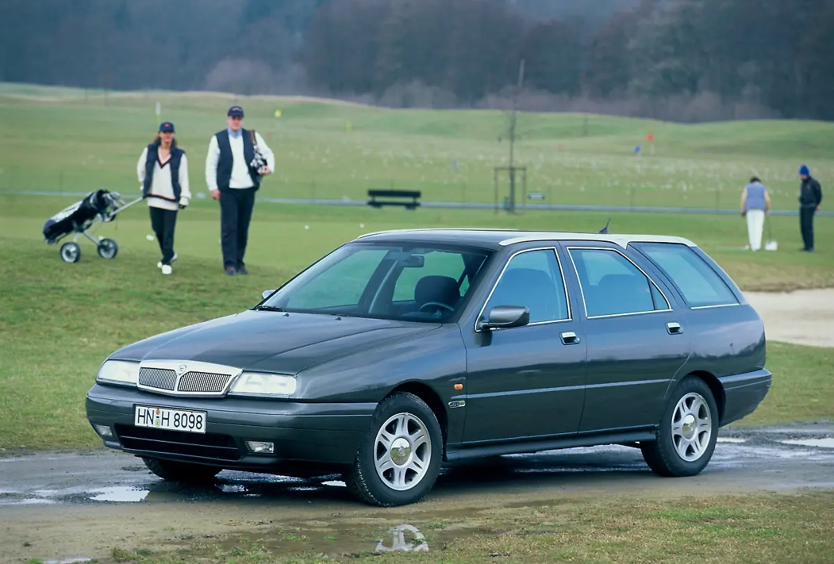 Grosser-Unbekannter-Trotz-feiner-Pininfarina-Formen-verkaufte-Lancia-nicht-viele-Kappa-Station-Wagon