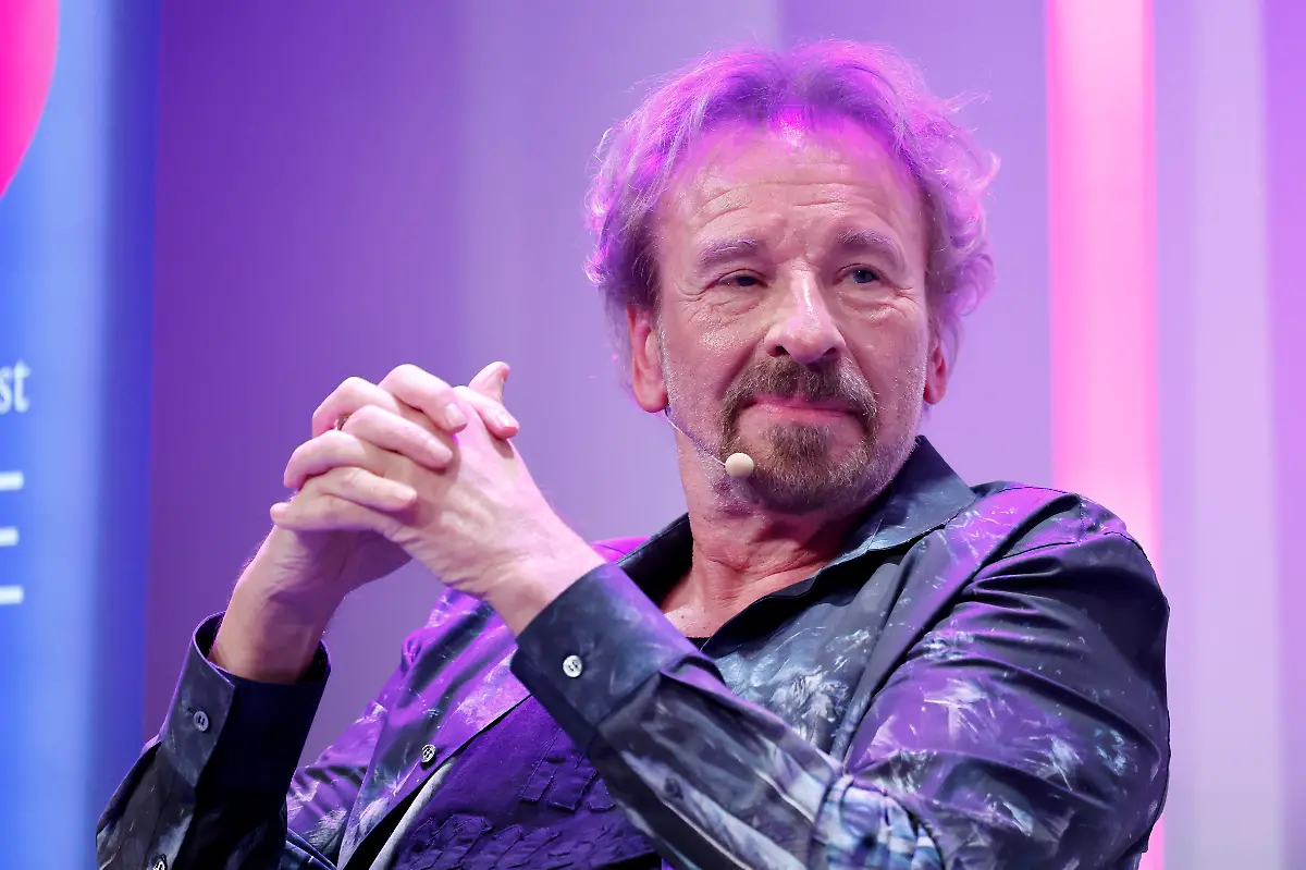 Entertainer-Thomas-Gottschalk-auf-der-Lit-Cologne-SPEZIAL-Veranstaltung-Ungefiltert-mit-Thomas-Gottschalk-in-der-Flora-in-Koeln-Koeln-26-10