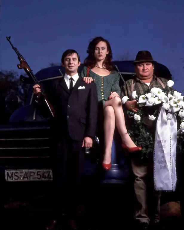 Wir-Koennen-Auch-Anders-1993-Joachim-Krol-Sophie-Rois-Horst-Krause-Nadine-Sophie-Rois-m-und-die-Kipp-Brueder-Rudi-Joachim-Krol-l-und-Moritz-Horst-Krause-r-in-Szene-Regie-Detlev-Buck