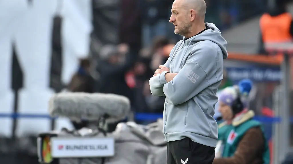 Setzt-auf-eine-Reaktion-seiner-Mannschaft-FCK-Trainer-Torsten-Lieberknecht