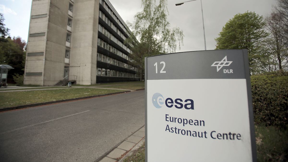 Kölner Labor zahlt 18.000 Euro fürs Im-Bett-Liegen