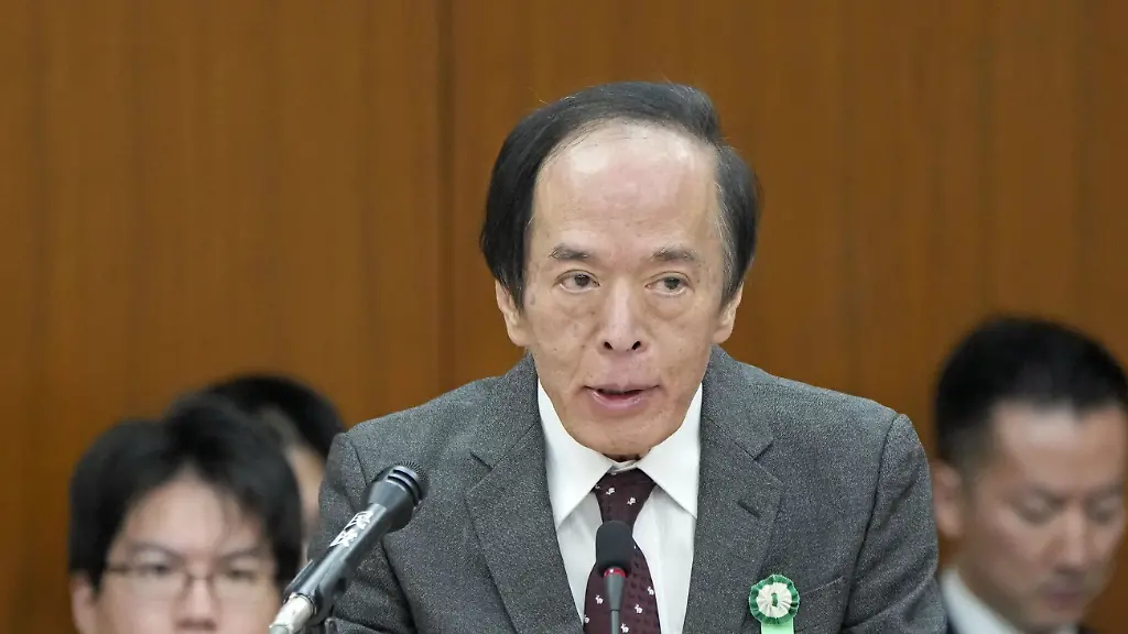 21-11-2025-Japan-Tokio-Der-Gouverneur-der-Bank-of-Japan-Kazuo-Ueda-spricht-waehrend-einer-Parlamentssitzung