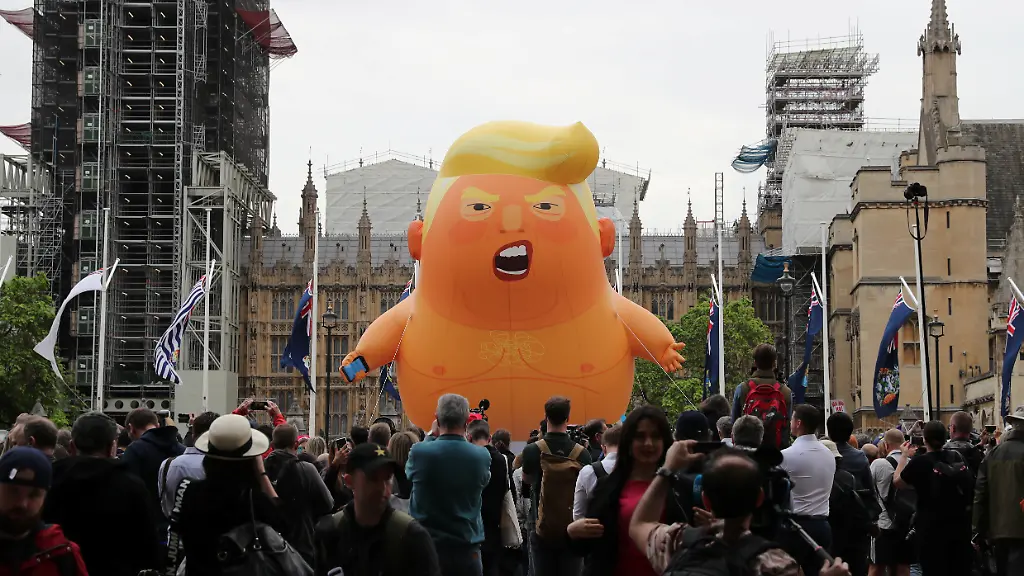 2019-06-04T093513Z-2106833047-RC1DE45A1BC0-RTRMADP-3-USA-TRUMP-BRITAIN