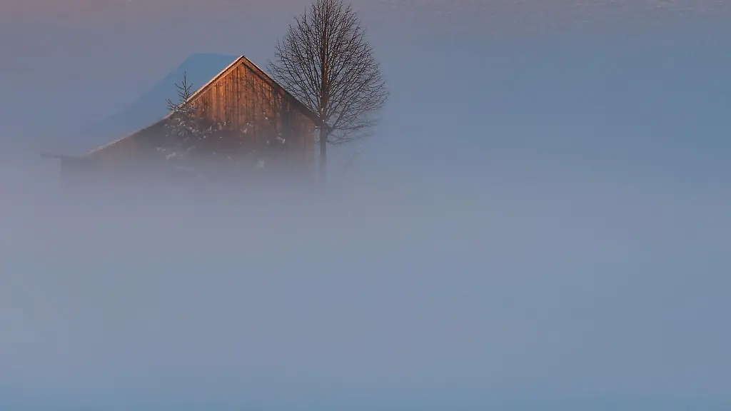 Auch-in-den-kommenden-Tagen-bleibt-es-in-Bayern-oft-neblig