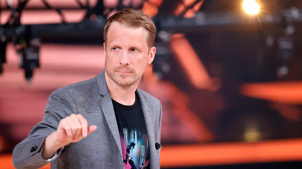 Entertainer-Oliver-Pocher-im-Finale-der-18-Staffel-der-RTL-Tanzshow-Lets-Dance-im-Coloneum-Koeln-23-05