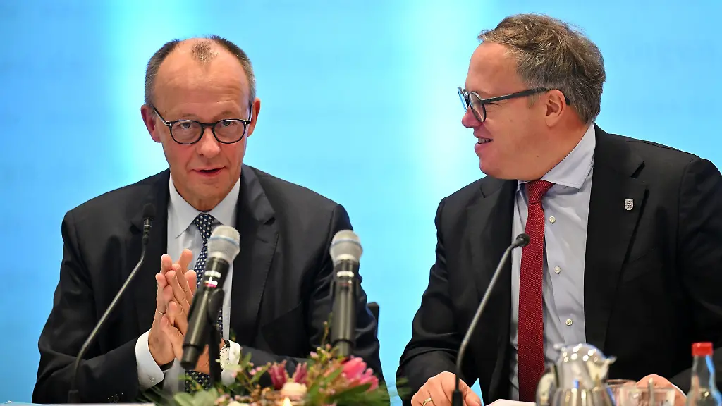 Bundeskanzler-Friedrich-Merz-CDU-ist-in-Thueringen-zu-Besuch-und-trifft-dort-auch-Ministerpraesident-Mario-Voigt