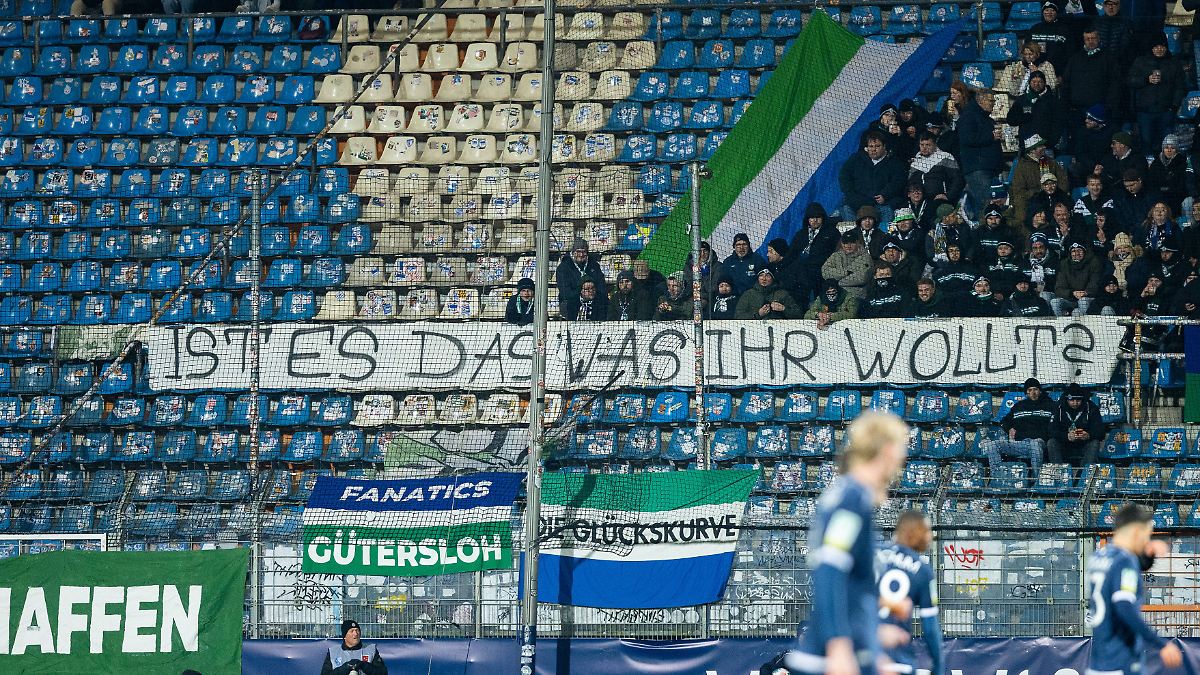 Unerbitterlicher-Streit-tobt-Wie-sicher-ist-ein-Stadionbesuch-in-Deutschland-