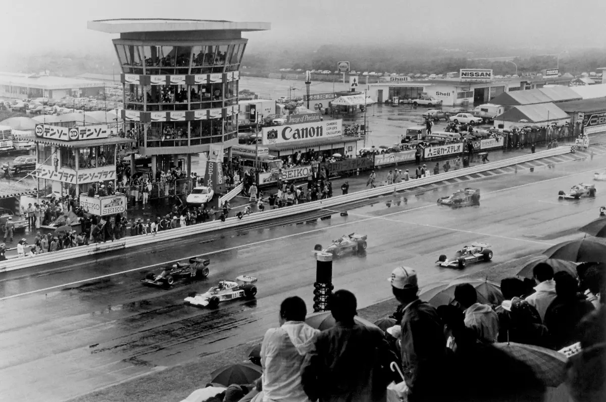 James-Hunt-File-Photo-File-photo-dated-28-10-1976-of-Britain-s-James-Hunt-driving-a-McLaren-11-and-Mario-Andretti-in-a-Lotus-5-lead-the-way-during-the-Japanese-Grand-Prix-at-Fuji-Issue-date-Thursday-October-20-2016-See-PA-story-Lewis-Hamilton-is-the-modern-day-version-of-James-Hunt-Mercedes-chairman-Niki-Lauda-has-claimed-on-the-40th-anniversary-of-the-Briton-s-memorable-title-triumph-Photo-credit-should-read-PA-PA-Wire