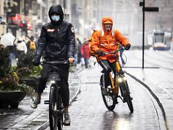 Scheinverträge und Bedrohungen: Bas prüft Subunternehmer-Verbot für Lieferdienste