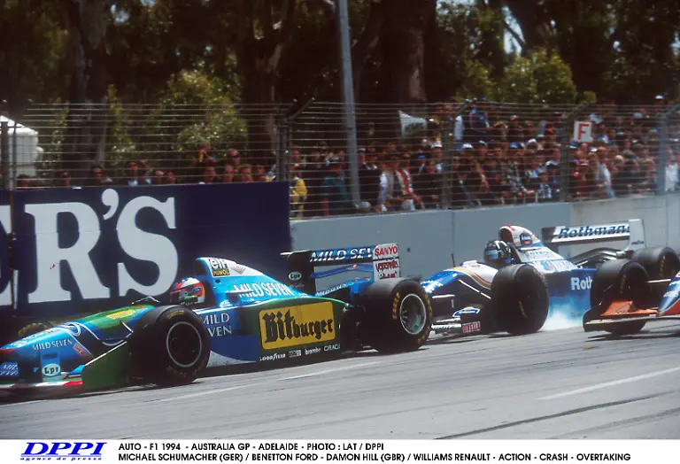 AUTO-F1-1994-AUSTRALIA-GP-ADELAIDE-PHOTO-LAT-DPPI-MICHAEL-SCHUMACHER-GER-BENETTON-FORD-DAMON-HILL-GBR-WILLIAMS-RENAULT-ACTION-CRASH-OVERTAKING-BRAKING-BRAKE