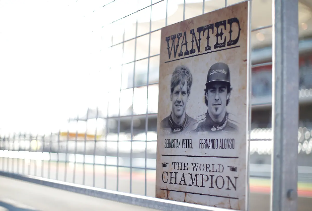 Motorsports-FIA-Formula-One-World-Championship-2012-Grand-Prix-of-United-States-Wanted-1-Sebastian-Vettel-GER-Red-Bull-Racing-5-Fernando-Alonso-ESP-Scuderia-Ferrari