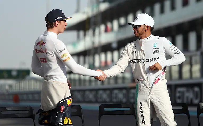 Christmas-Package-2021-File-photo-dated-27-11-2016-of-Lewis-Hamilton-and-Max-Verstappen-The-Abu-Dhabi-Grand-Prix-on-Sunday-December-12-was-a-fitting-finale-to-a-title-feud-between-the-two-Issue-date-Thursday-December-16-2021-See-PA-story-AUTO-Christmas-F1-Photo-credit-should-read-David-Davies-PA-Wire