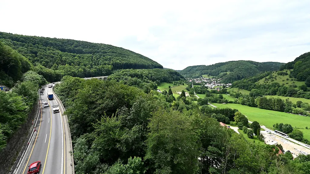Drei-Strassenbauprojekte-haben-in-Hessen-Gruenes-Licht-bekommen