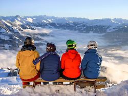 Sicherer, aber wieder elitärer?: Auf italienischen Skipisten herrscht jetzt Helmpflicht