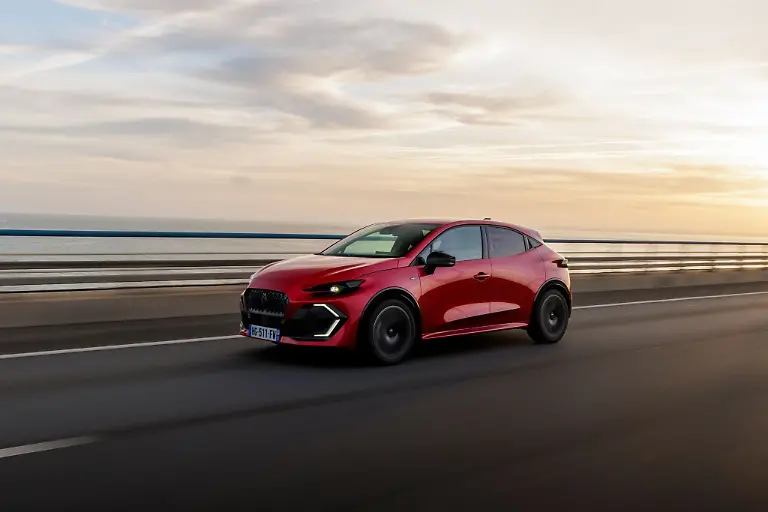 Unaufgeregt-und-erwachsen-Fuer-einen-Kleinwagen-wie-den-Renault-Clio-ist-das-kein-schlechtes-Urteil-nach-dem-Fahrtermin