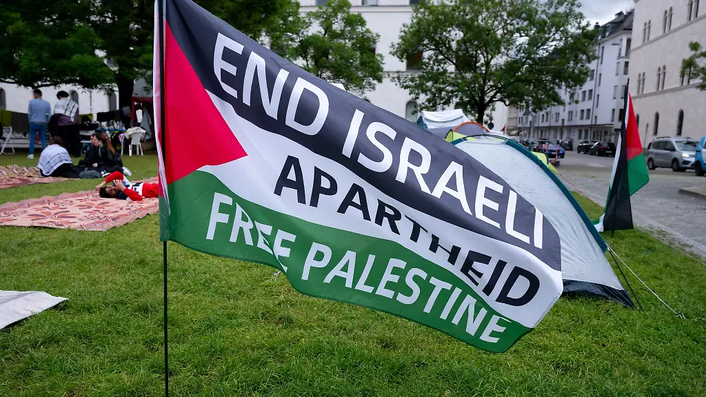 Vor-der-LMU-in-Muenchen-campierten-propalaestinensische-Aktivisten