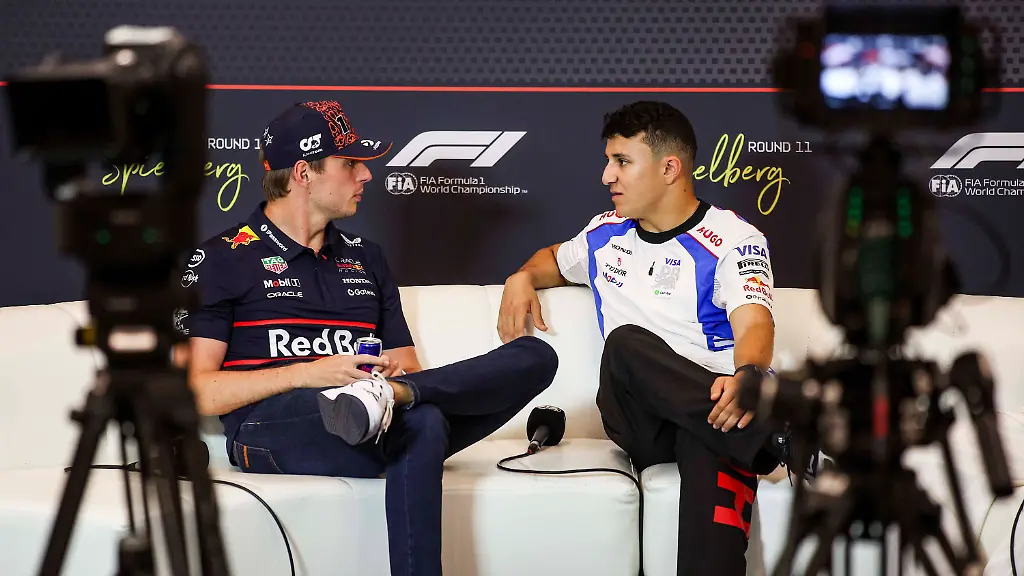 F1-AUSTRIAN-GRAND-PRIX-2025-VERSTAPPEN-Max-ned-Red-Bull-Racing-RB21-portrait-HADJAR-Isack-fra-Visa-Cash-App-RB-F1-Team-VCARB02-portrait-during-the-press-conference-PK-Pressekonferenz-of-Formula-1-MSC-Cruises-Austrian-Grand-Prix-2025-11th-round-of-the-2025-FIA-Formula-One-World-Championship-WM-Weltmeisterschaft-from-June-27-to-29-2025-on-the-Red-Bull-Ring-in-Spielberg-Austria-SpielbergAustria-PUBLICATIONxNOTxINxFRAxBEL-Copyright-xXavixBonillax