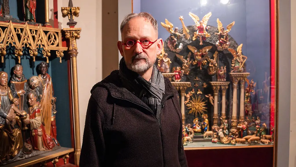 Erk-Baumann-gruendete-das-Bamberger-Krippenmuseum-im-Jahr-2001-und-ist-gleichzeitig-Museumsleiter-Restaurator-und-Kurator