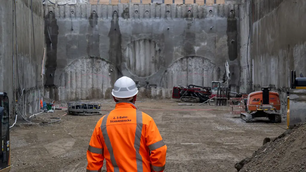 Bei-den-maschinellen-Tunnelbauarbeiten-stehen-zunaechst-nur-Rettungs-und-Erkundungsstollen-auf-dem-Programm