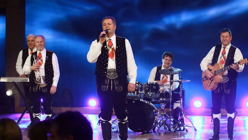 Die-Kastelruther-Spatzen-touren-ab-Donnerstag-auf-ihre-Weihnachtstournee-durch-Ostdeutschland