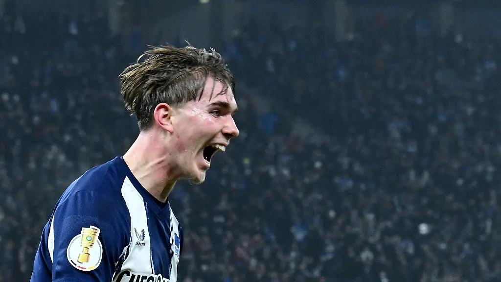 Soccer-Football-DFB-Cup-Round-of-16-Hertha-Berlin-v-Kaiserslautern-Olympiastadion-Berlin-Germany-December-2-2025-Hertha-Berlin-s-Kennet-Eichhorn-celebrates-scoring-their-third-goal-REUTERS-Annegret-Hilse-DFB-REGULATIONS-PROHIBIT-ANY-USE-OF-PHOTOGRAPHS-AS-IMAGE-SEQUENCES-AND-OR-QUASI-VIDEO