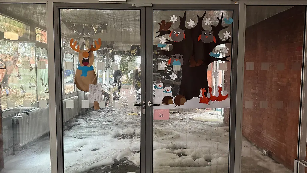 Am-Samstagmittag-brach-in-einer-Hannoveraner-Grundschule-ein-Feuer-aus-Nun-sollen-die-Schueler-an-einem-anderen-Ort-unterrichtet-werden