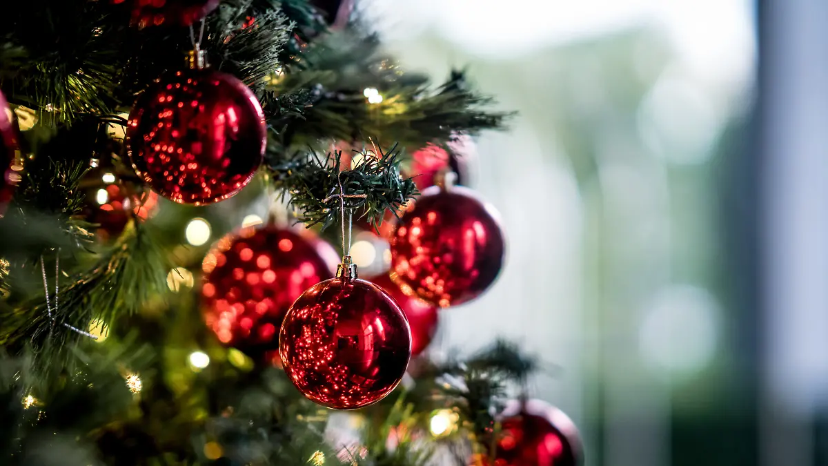 Trend-Alarm: Diese Weihnachtsbaumkugeln sind 2025 ein Must-have