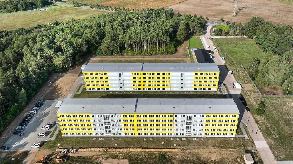 Die-Erstaufnahmeeinrichtung-wurde-im-vergangenen-Jahr-zunaechst-teilweise-in-Betrieb-genommen