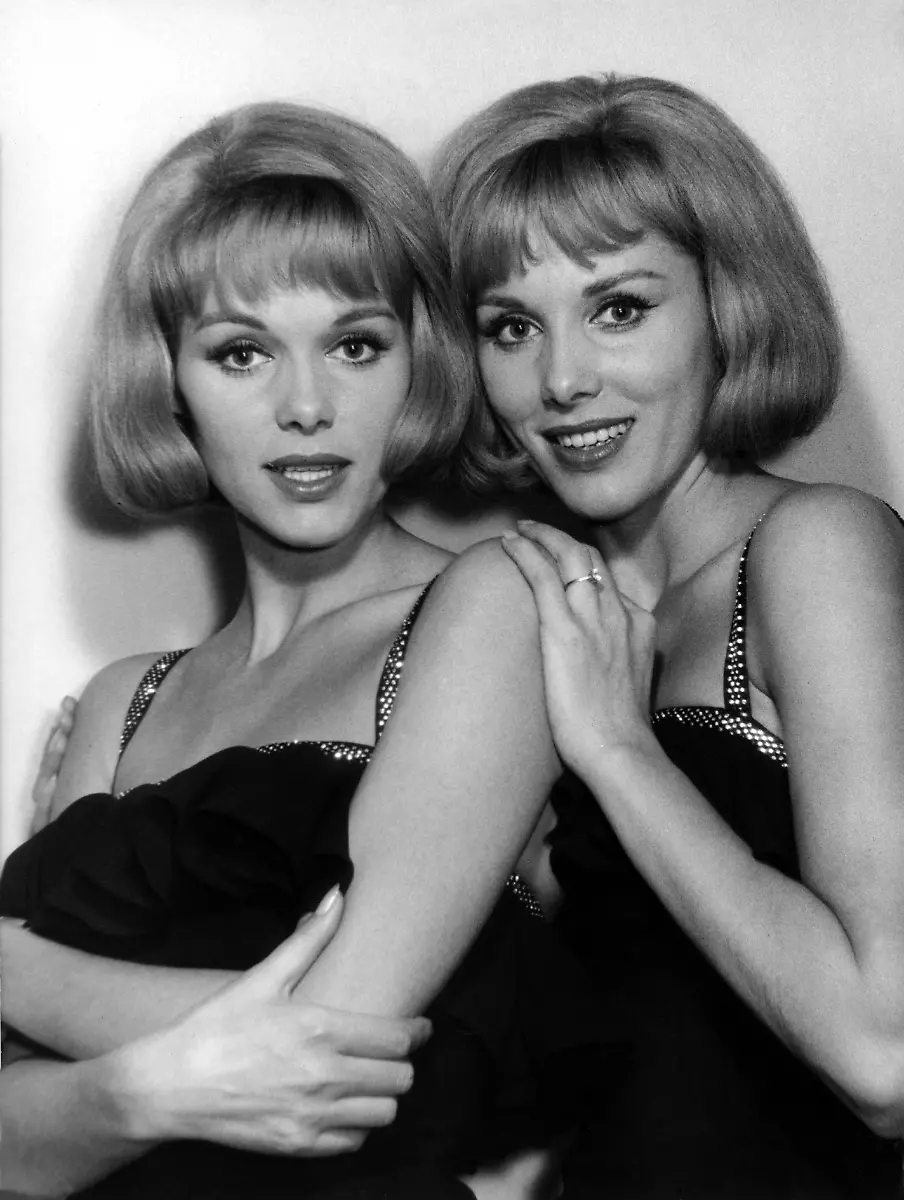 5568470-9002126-Alice-und-Ellen-KESSLER-deutsche-Taenzerinnen-undatiert-ca