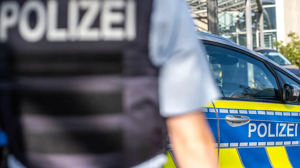 Im-neuen-Lagebild-wurden-erstmals-auch-Gewalttaten-auf-sexueller-Grundlage-gegen-Polizistinnen-und-Polizisten-in-die-Statistik-aufgenommen