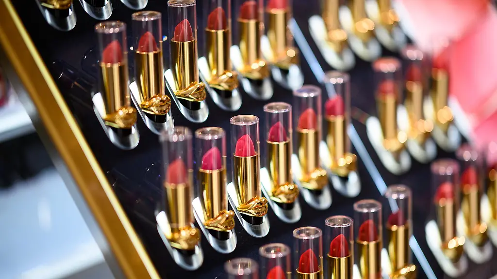 18-Milliarden-Euro-haben-die-Menschen-in-Deutschland-im-laufenden-Jahr-fuer-Schoenheitspflegeprodukte-aus-heimischer-Produktion-ausgegeben-6-3-Prozent-mehr-als-ein-Jahr-zuvor