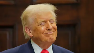 2025-12-02T204523Z_1200567841_RC2K8IAHDX38_RTRMADP_3_USA-TRUMP (1)