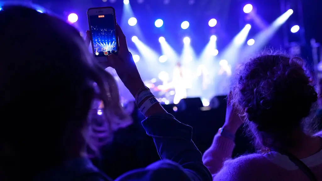 Musikerinnen-und-Musiker-koennen-sich-ab-sofort-fuer-den-Wettbewerb-Popularmusik-Sachsen-2026-bewerben