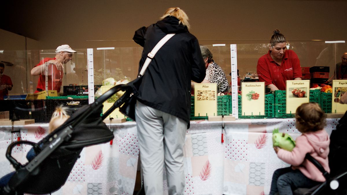 Armuts-und-Reichtumsbericht-Einkommensunterschiede-in-Deutschland-gestiegen