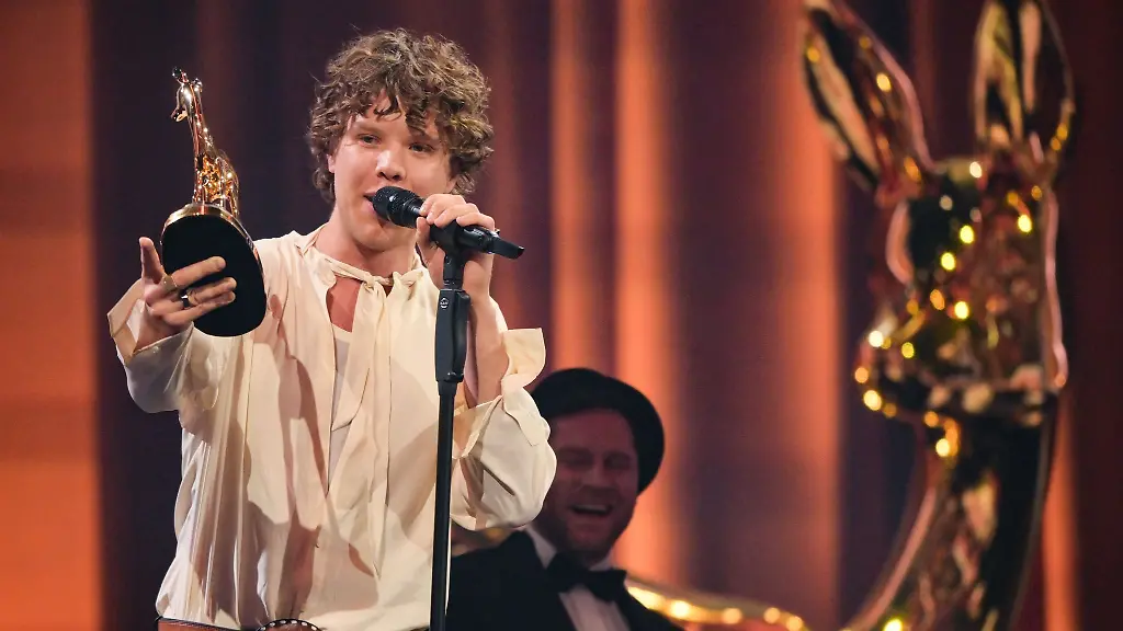 Zartmann-setzte-sich-im-Saarland-mit-seinem-Song-tau-mich-auf-an-die-Spitze