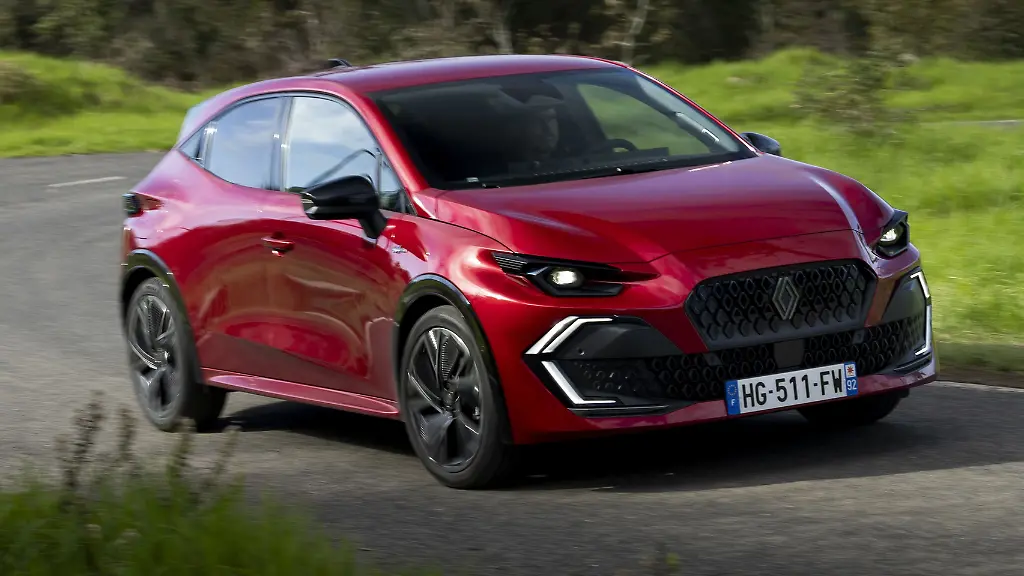 Gewachsen-Der-neue-Clio-ist-sieben-Zentimeter-laenger-als-sein-Vorgaenger-und-er-sieht-deutlich-markanter-aus
