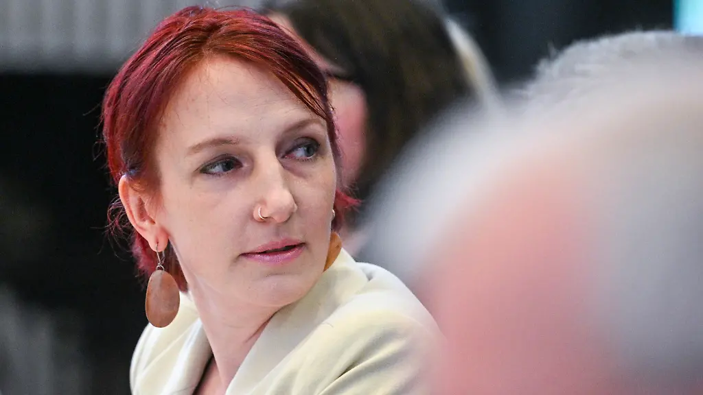 Geraldine-Rauch-Praesidentin-der-Technischen-Universitaet-Berlin-nimmt-an-einer-regulaeren-Sitzung-des-Erweiterten-Akademischen-Senats-teil