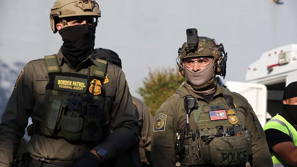 Border-Patrol-Federal-Agents-operate-as-people-protest-outside-the-U-S-Immigration-and-Customs-Enforcement-ICE-Broadview-facility-in-Chicago-Illinois-U-S-October-3-2025