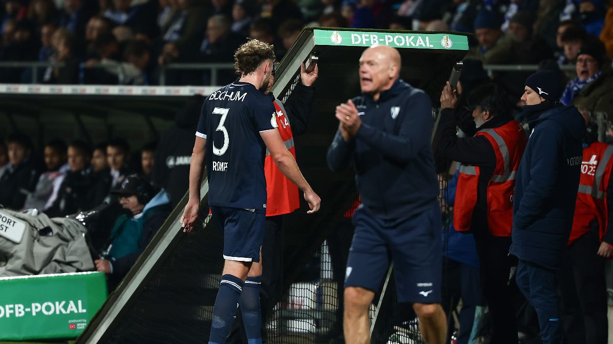 Freiburg-im-DFB-Pokal-weiter-Auf-Eigentor-folgt-Rot-Bochum-verzweifelt-gegen-VfB-an-sich-selbst