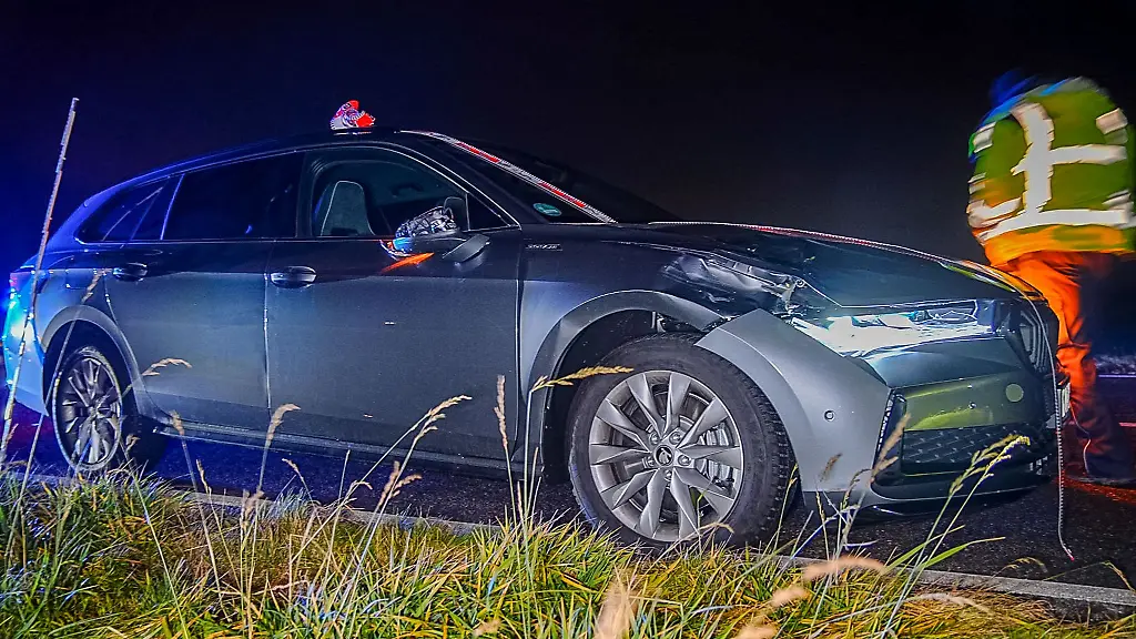 Ein-Senior-stirbt-bei-einem-Unfall-auf-einer-Landstrasse