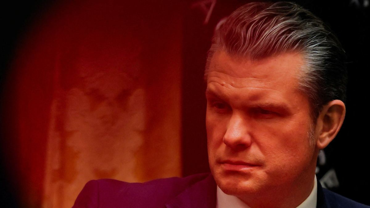 Weitergabe-von-Kriegspl-nen-Berichte-Hegseth-k-nnte-US-Truppen-gef-hrdet-haben